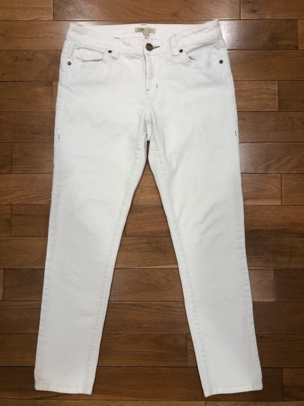 Cabi Jeans Mid Rise Slim Straight Leg White Stretch Jeans Embossed Pockets Sz 6